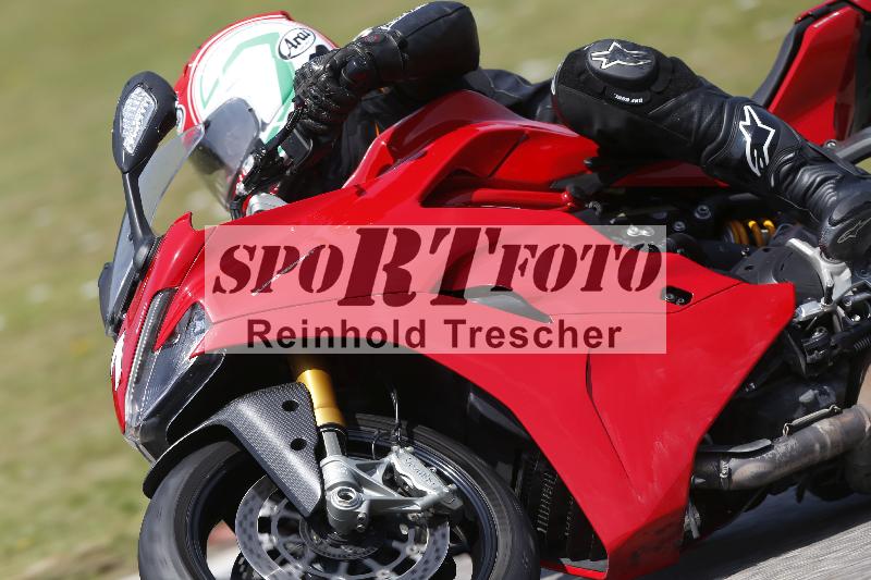 /27 12.06.2025 Ducati Schweiz Trackday Warmup  ADR/gelb-jeaune/31